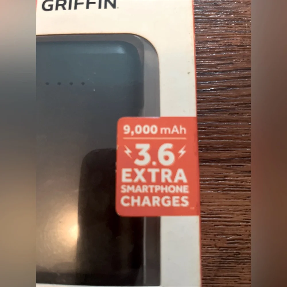 Griffin Reserve Power Bank's capacity & charging capability 9,000 mAh 3.6 Extra